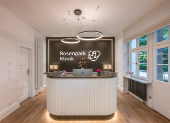 Empfangsbereich der Rosenpark Klinik